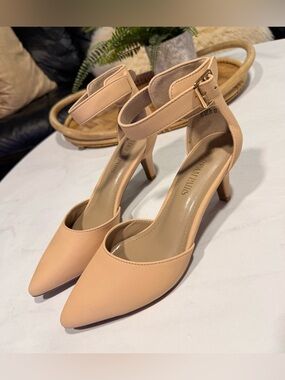 Dream Pairs - Pointed-Toe Ankle Strap Pumps in Nude